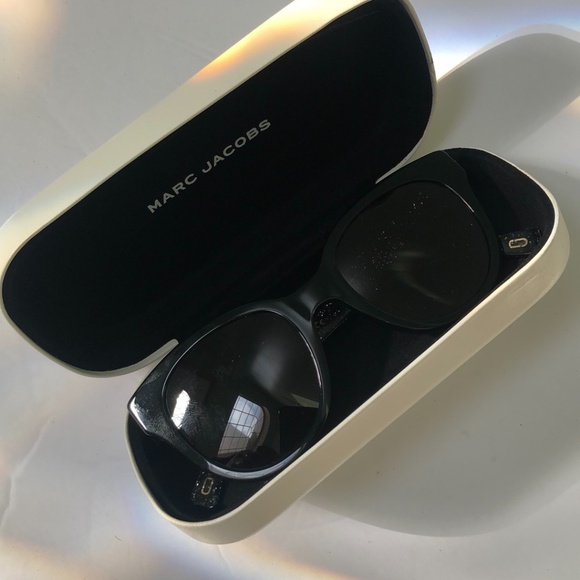 Marc Jacobs Sunglasses main image 4